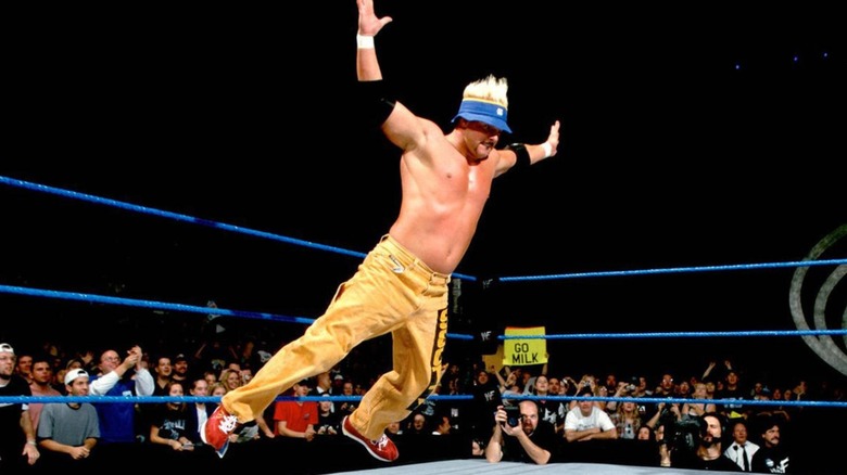 Scotty 2 Hotty doing The Worm