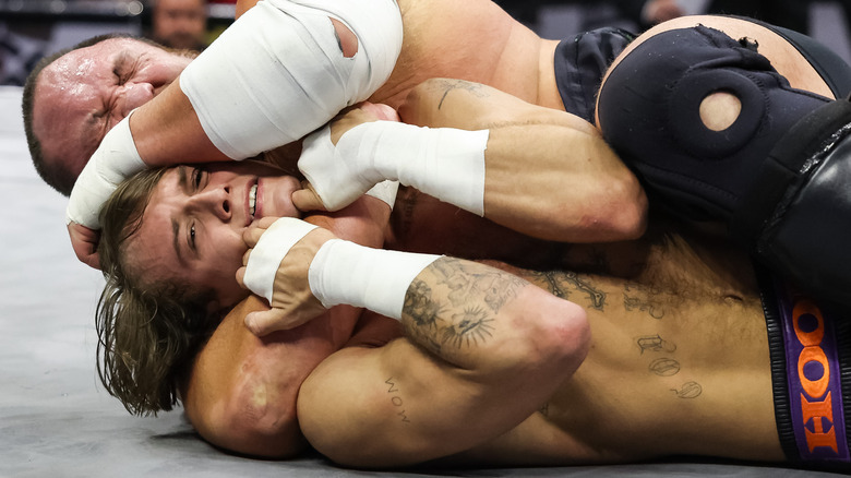 Samoa Joe chokes out HOOK