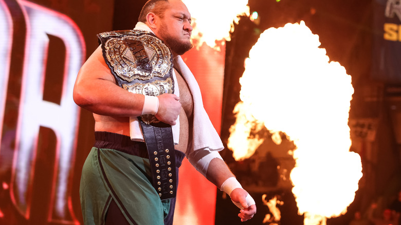 Samoa Joe with title on his shoulder