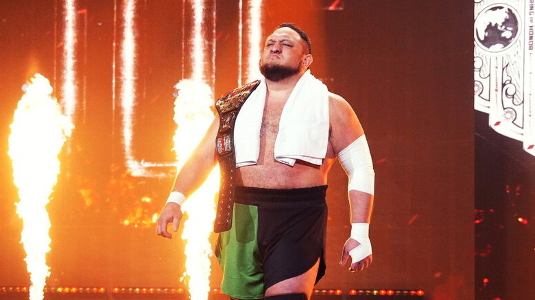 Samoa Joe coming to the ring 