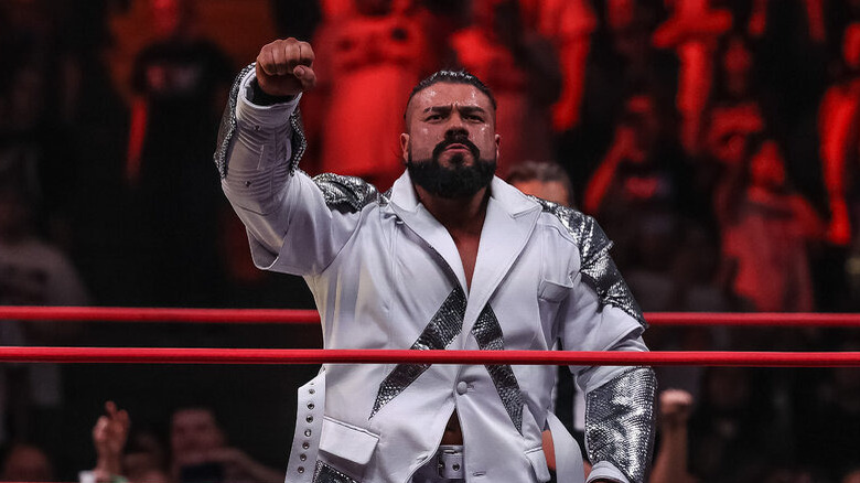 Andrade El Idolo in the ring 