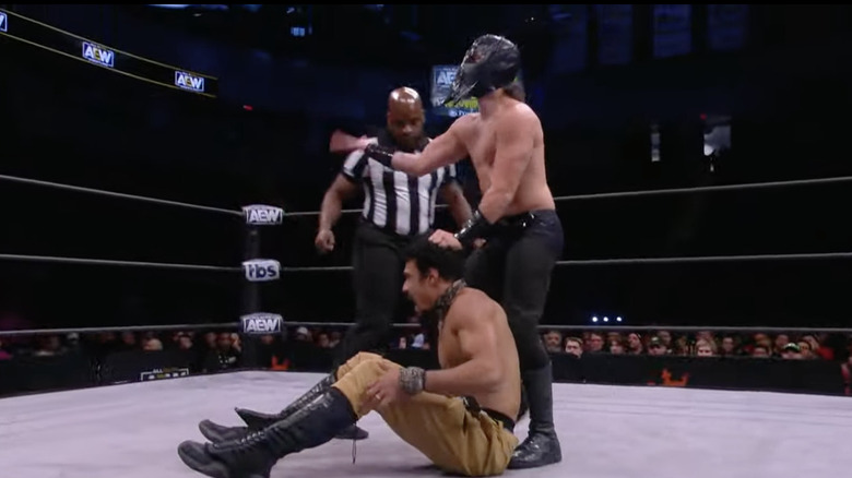 Serpentico standing over AR Fox