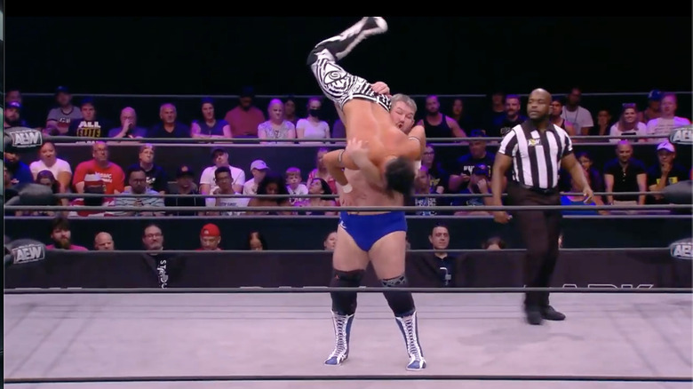 Drake hitting a bodyslam on Sydal