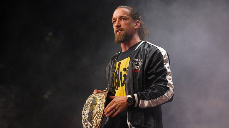 Jay White holds the AEW World title