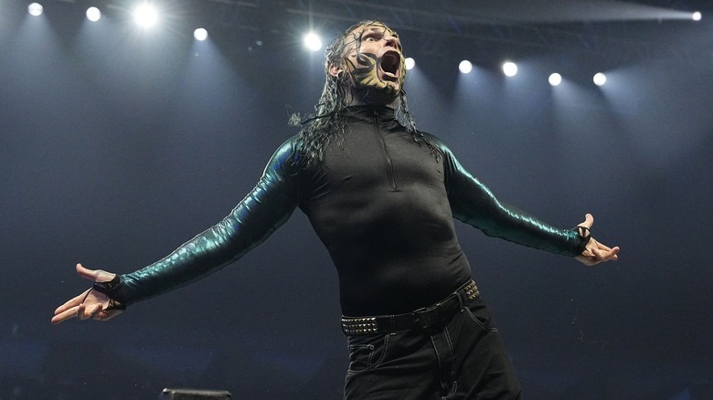 Jeff Hardy posing on the turnbuckle