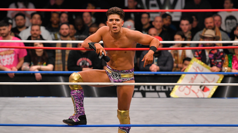 Sammy Guevara posing in an AEW ring 