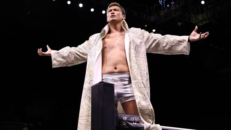 Kazuchika Okada posing in the ring