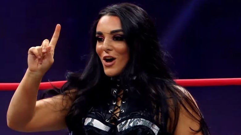 Deonna Purrazzo pointing