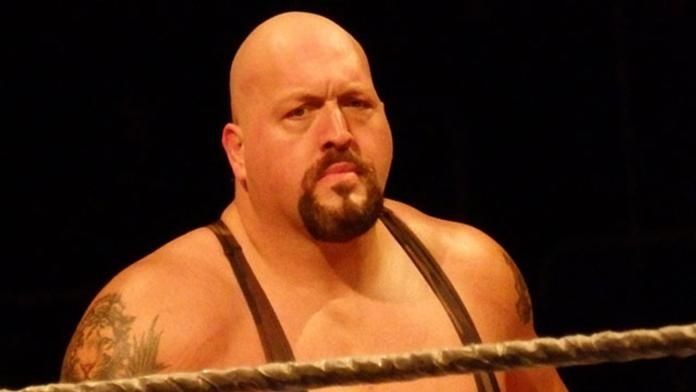 Big Show Flaunts His Abs, Shawn Michaels Meets 'HBK Line' (Photos