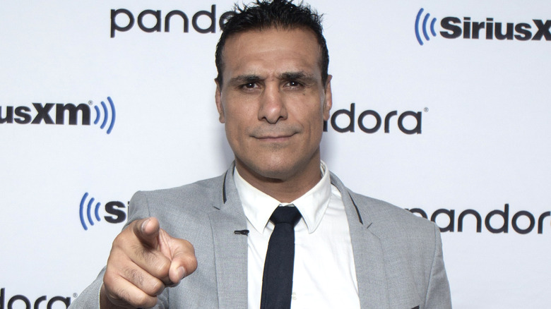 Alberto Del Rio pointing