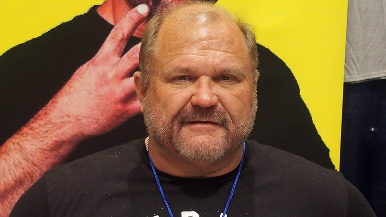 Arn Anderson poses for an event