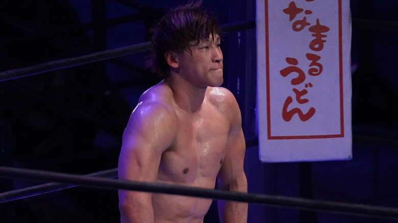 Kota Ibushi kneels 