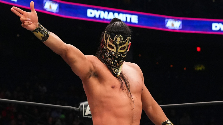 Bandido wearing a black mask