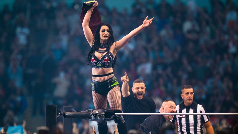 Saraya posing with the AEW Women's World Championship