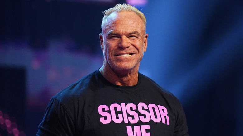 Billy Gunn chewing gum