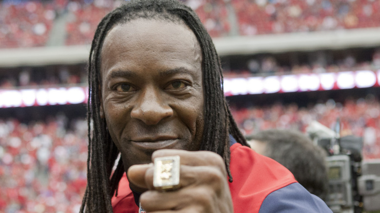 Booker T shows off a ring