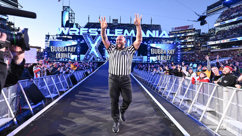 Bully Ray makes an entrance