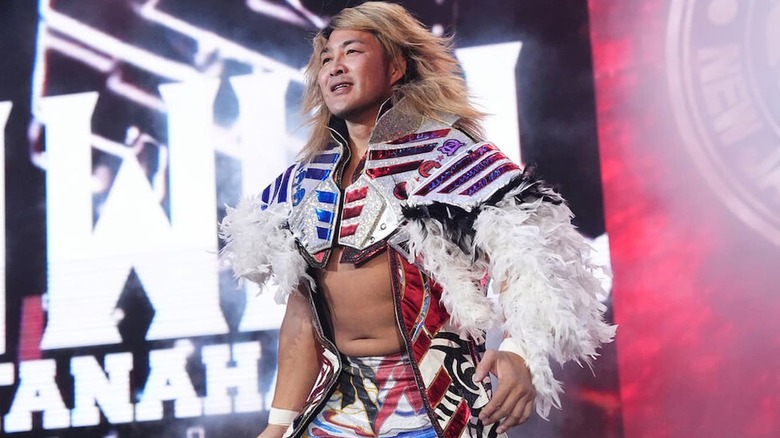 Tanahashi walking to the ring