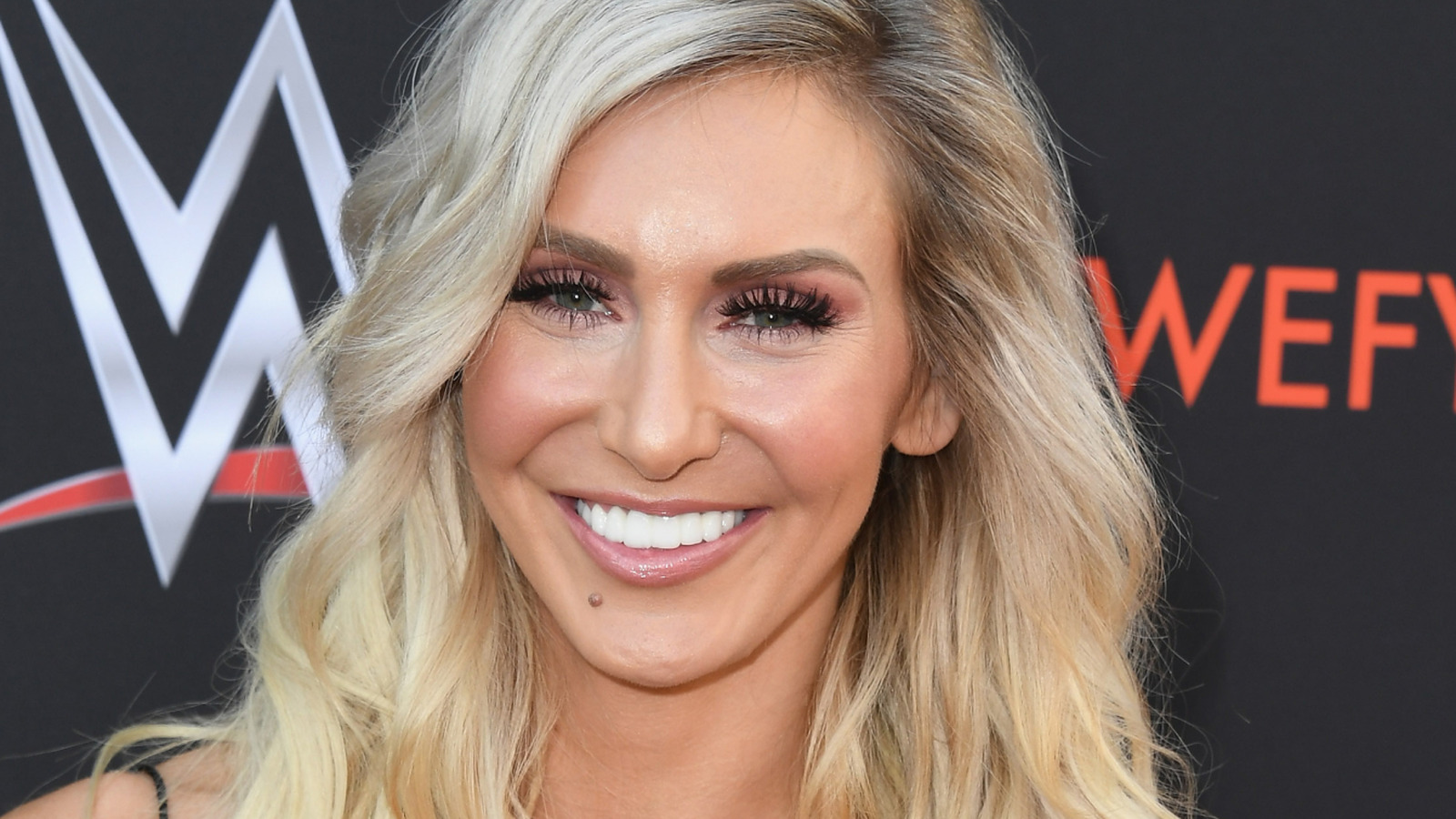 Charlotte Flair Announces Return, Enters Women's Royal Rumble Match On WWE SmackDown