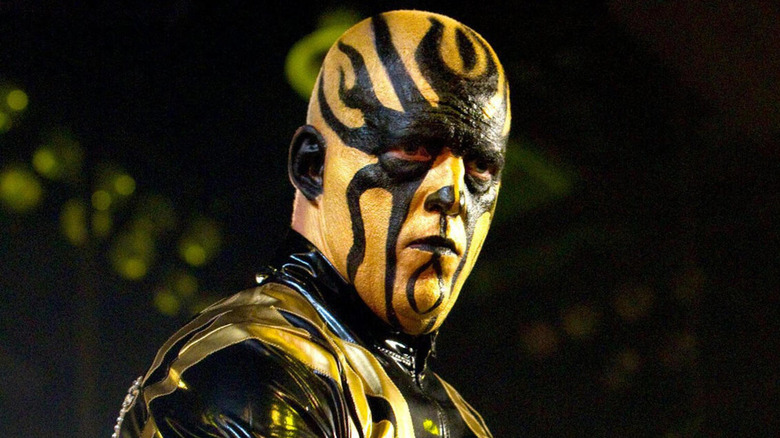 Goldust looking ahead