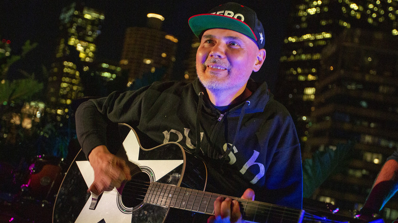 Billy Corgan plays guitar