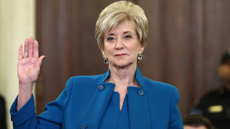 Linda McMahon being sworn in prior to a testimony before the Senate of Small Business and Entrepreneurship Committee