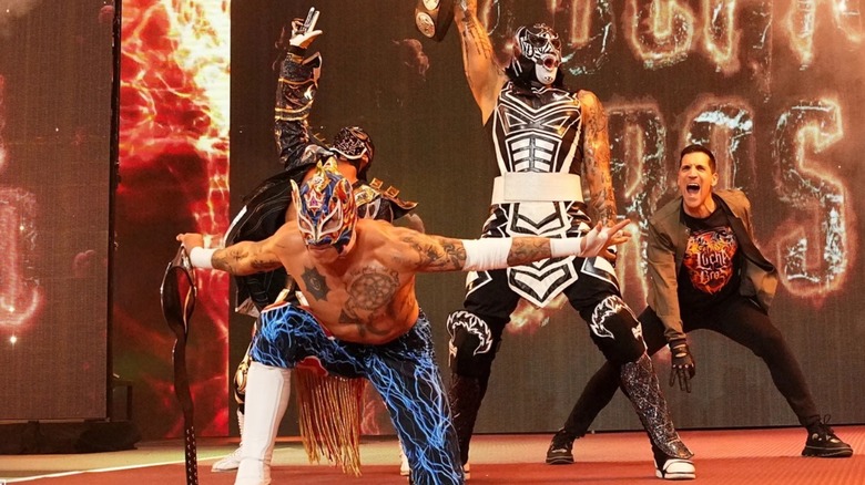 Lucha Brothers make entrance with Alex Abrahantes and Bandido