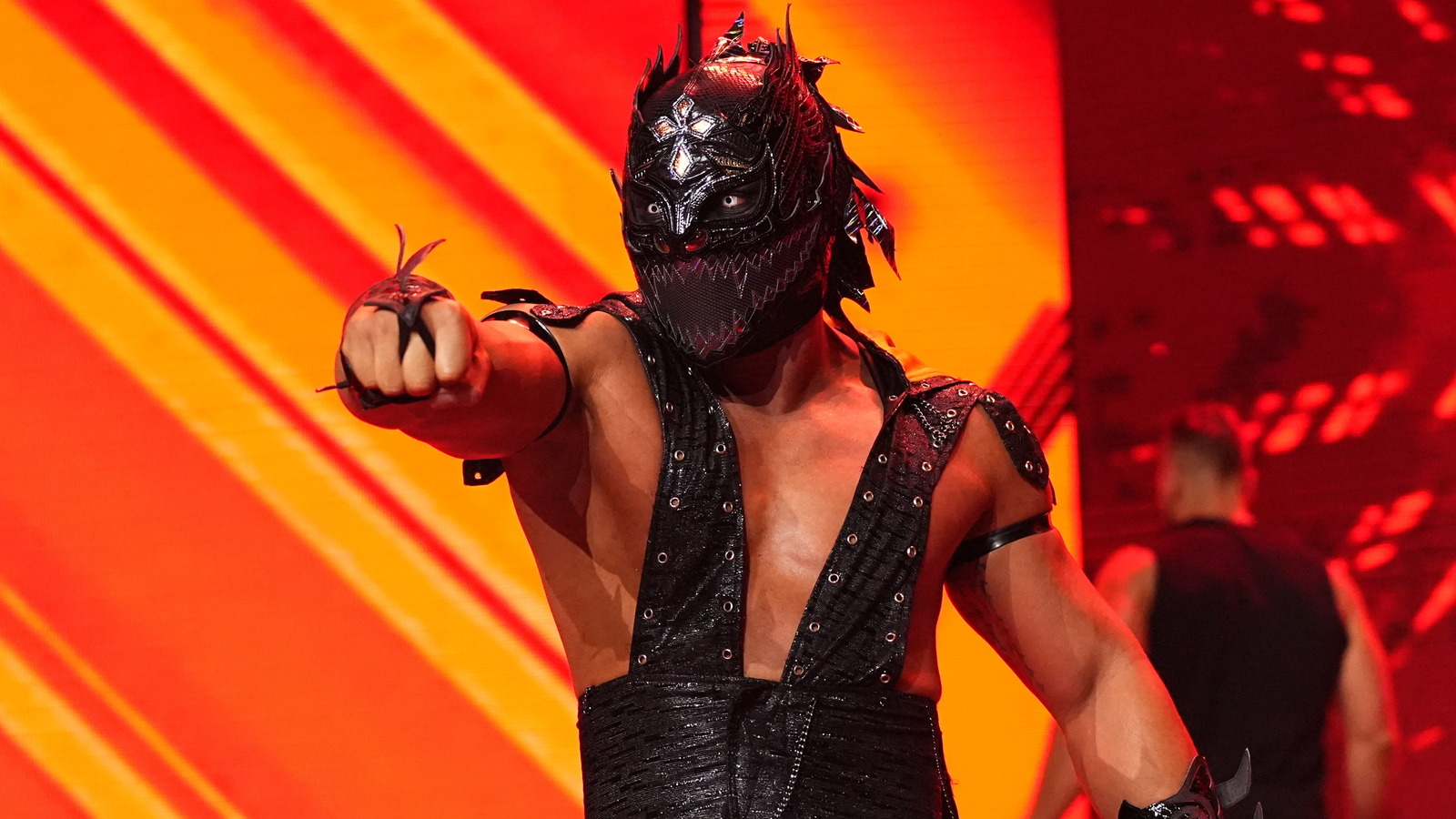 dralistico-is-officially-all-elite-shares-video-of-himself-signing-aew