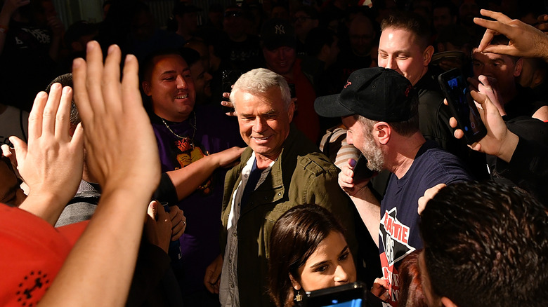 Bischoff mobbed by fans