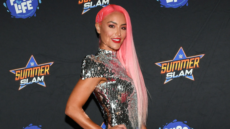 La luchadora profesional Eva Marie asiste a la fiesta posterior de WWE SummerSlam en Delano Las Vegas en el Mandalay Bay Resort and Casino el 21 de agosto de 2021 en Las Vegas, Nevada.