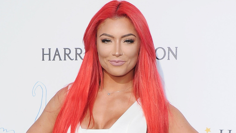 La luchadora de la WWE Eva Marie llega al Kaleidoscope Ball en 3LABS el 21 de mayo de 2016 en Culver City, California.