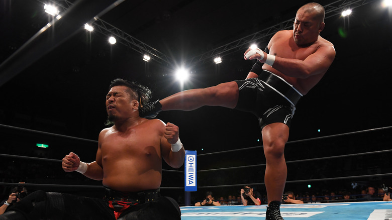 Tomohiro Ishii kicks Shingo Takagi