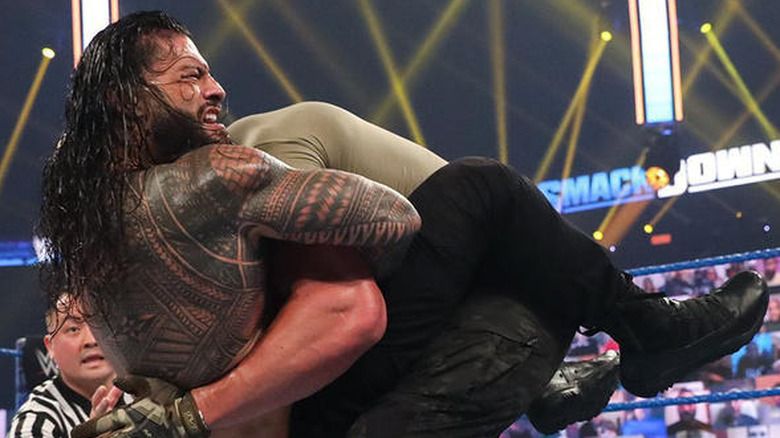 Roman Reigns grabs Braun Strowman