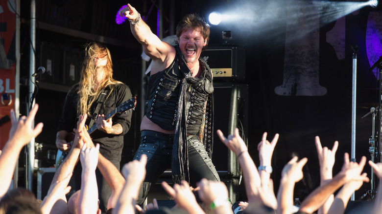 Jericho performs with Fozzy