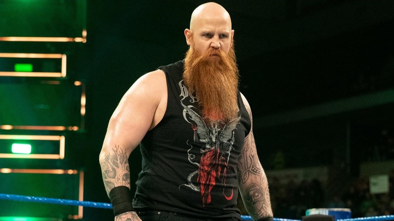 Erick Rowan staring