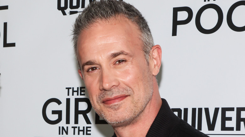 Freddie Prinze Jr. smiling