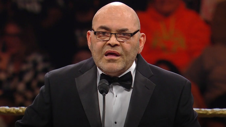 Konnan speaking at the WWE HOF ceremony