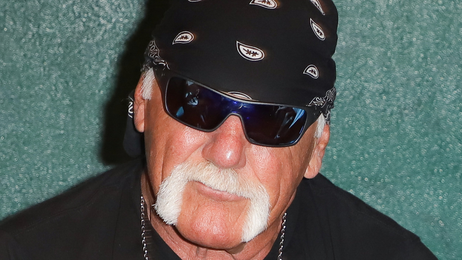 hulk-hogan-talks-abstaining-from-alcohol-pressure-to-drink-from-fellow