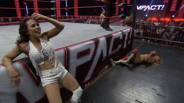 Mickie James vs. Gisele Shaw