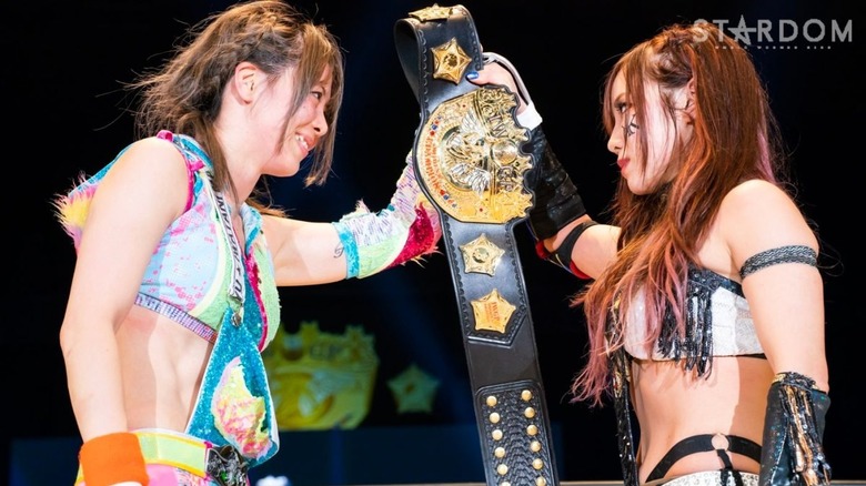 Mayu Iwatani and KAIRI standoff 2022