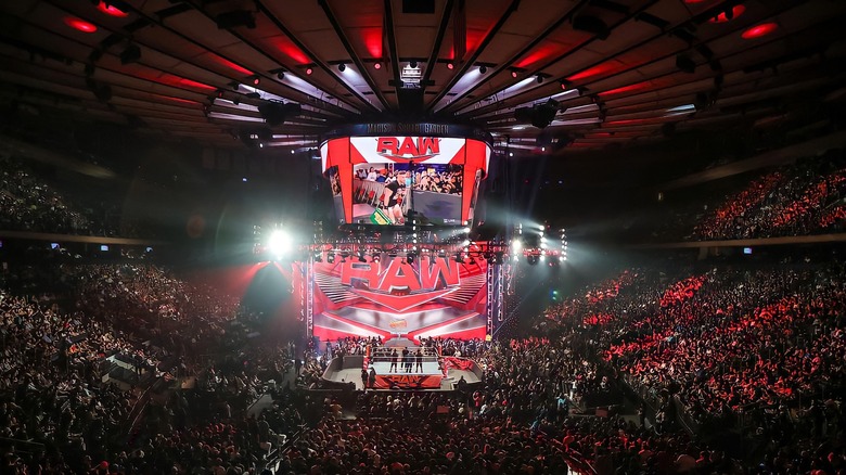 WWE Raw crowd