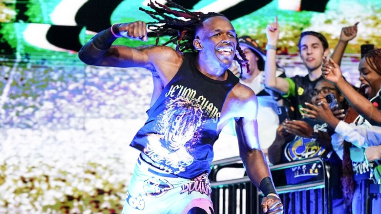 Je'Von Evans heads down to the ring in front of an excited crowd at the WWE Performance Center before a match on 