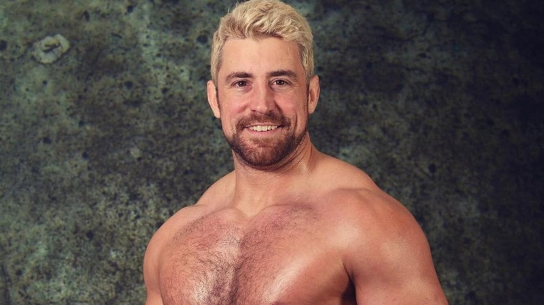 Joe Hendry posing