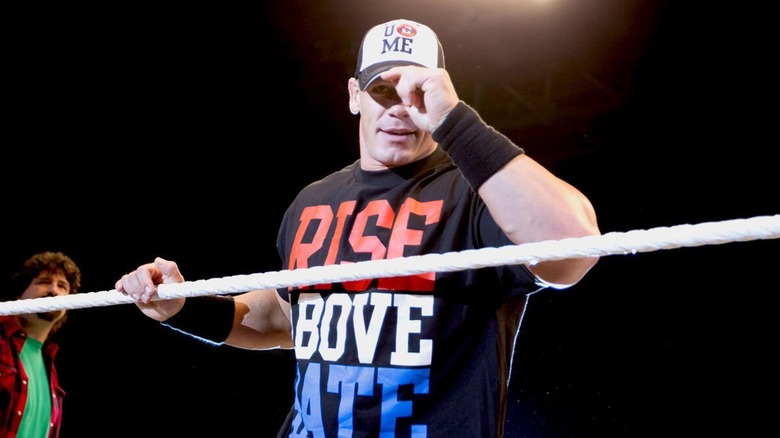 John Cena con el atuendo de Rise Above Hate