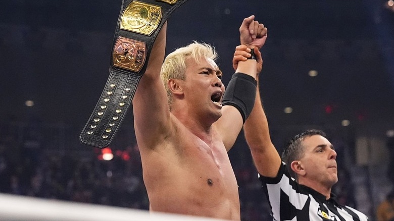 Kazuchika Okada celebrating 