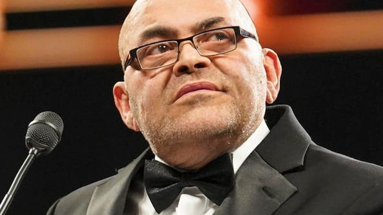 Konnan inducting Rey Mysterio