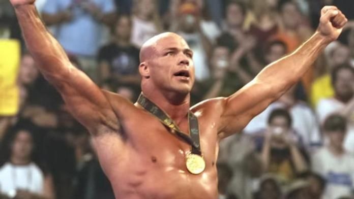 Big Show Flaunts His Abs, Shawn Michaels Meets 'HBK Line' (Photos