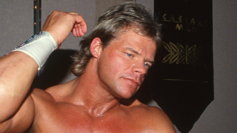 Lex Luger lifting his arm