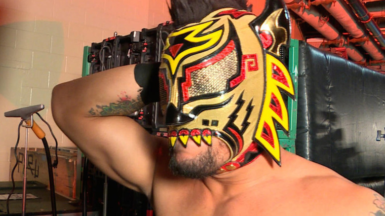 Lince Dorado being interviewed backstage