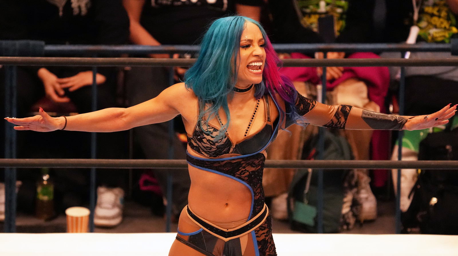 Mercedes Mone To NJPW Champ: 'You Standing On Big Business Or U Just Standing Around'